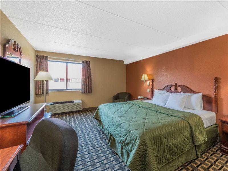 לואיוויל Days Inn By Wyndham Hurstbourne מראה חיצוני תמונה