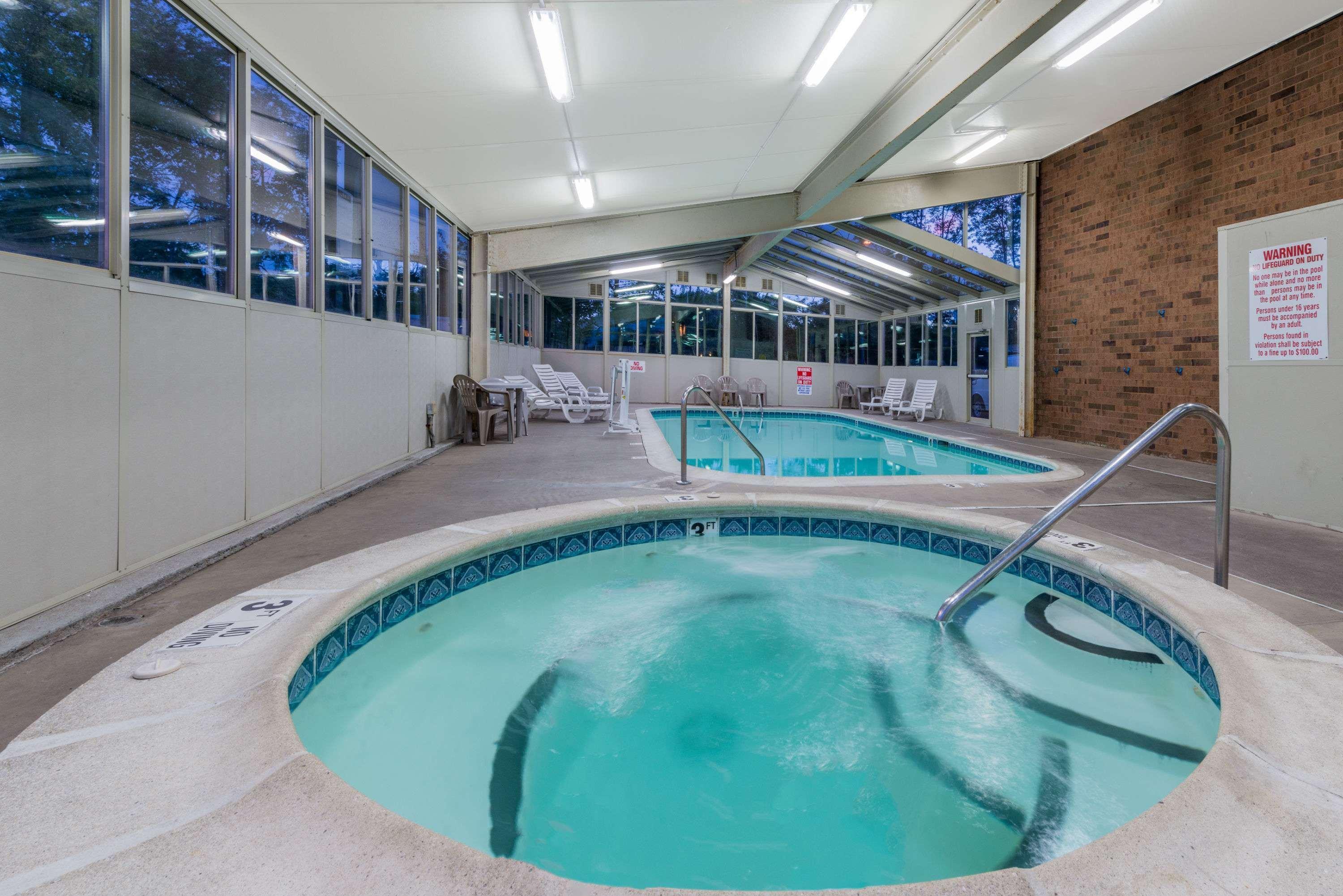 לואיוויל Days Inn By Wyndham Hurstbourne מראה חיצוני תמונה